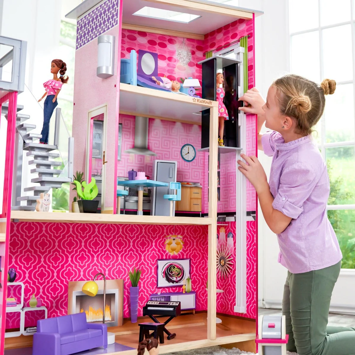 Uptown Dollhouse - Image 3